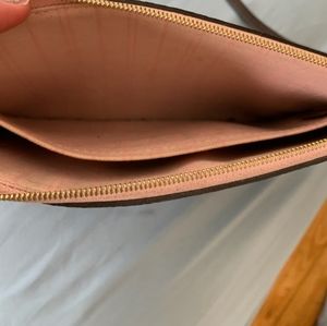 Louis Vuitton Bags - Clutch Louis Vuitton Louis Vuitton Bags - Clutch Louis Vuitton